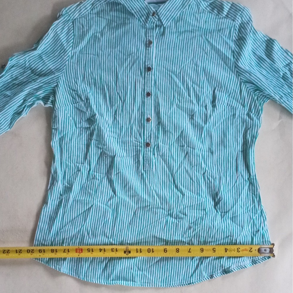 New York & Company Women M Green White Striped Collared Button-Up Stretch Blouse